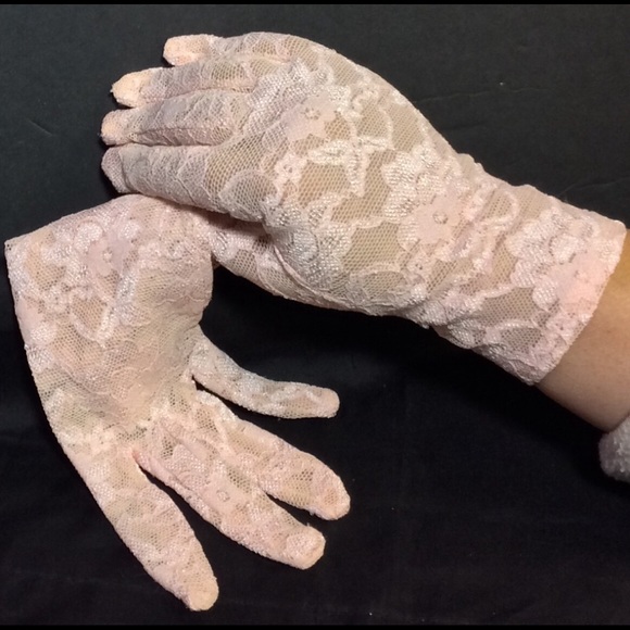 Vintage Light Pink Lace Gloves - Picture 2 of 4